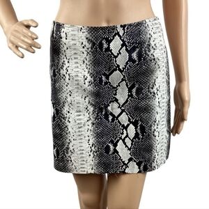 Vestidos Faux Snake Skin Skirt